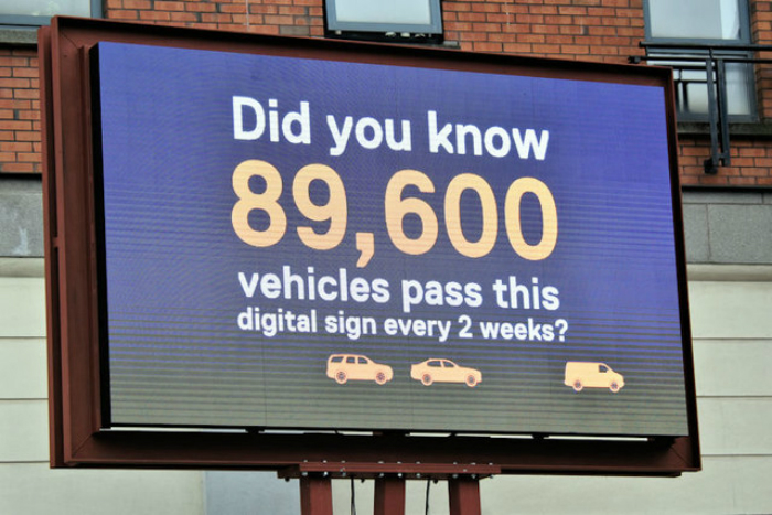digital-signage-highway